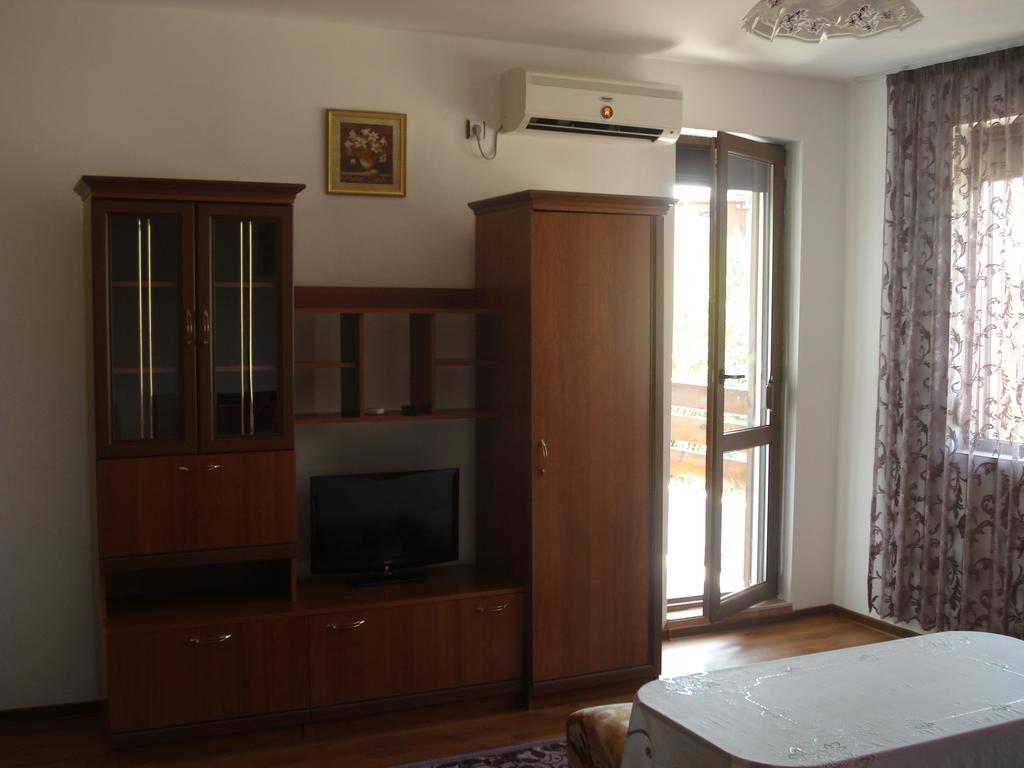 Apartments In Sunny Hill 3 Guest House Созопол Стая снимка